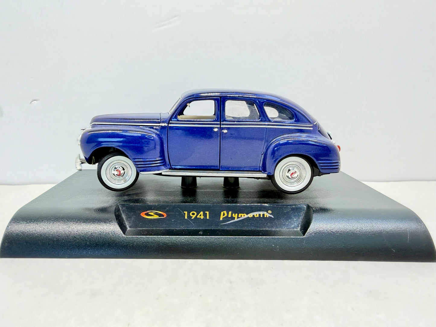 Diecast 1941 Plymouth