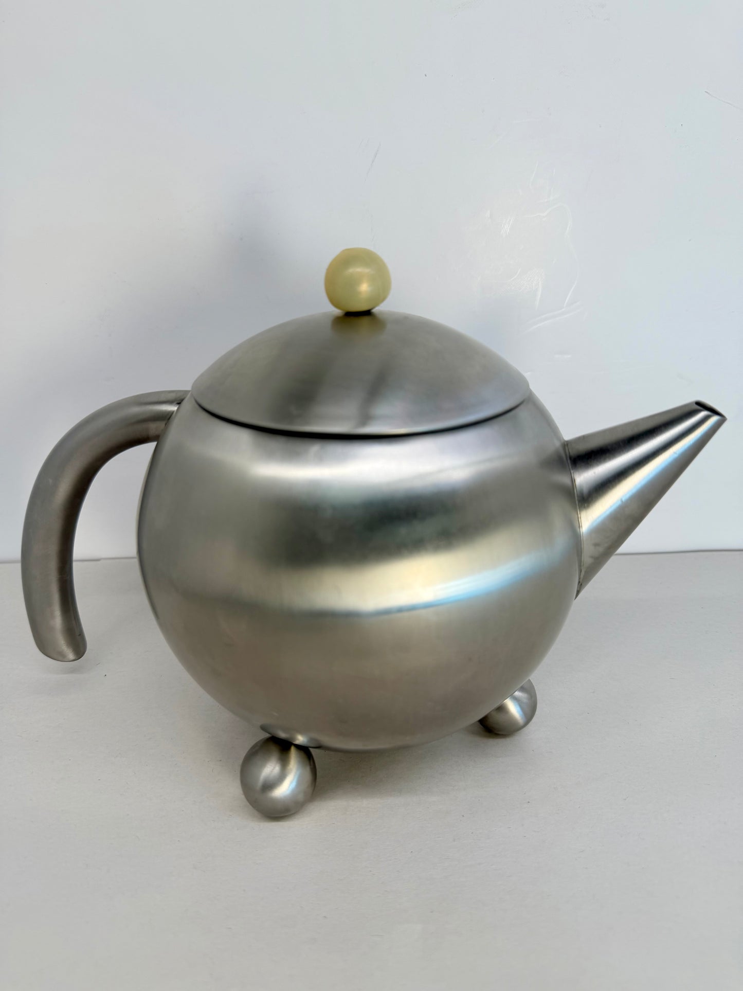Henley stainless steel teapot