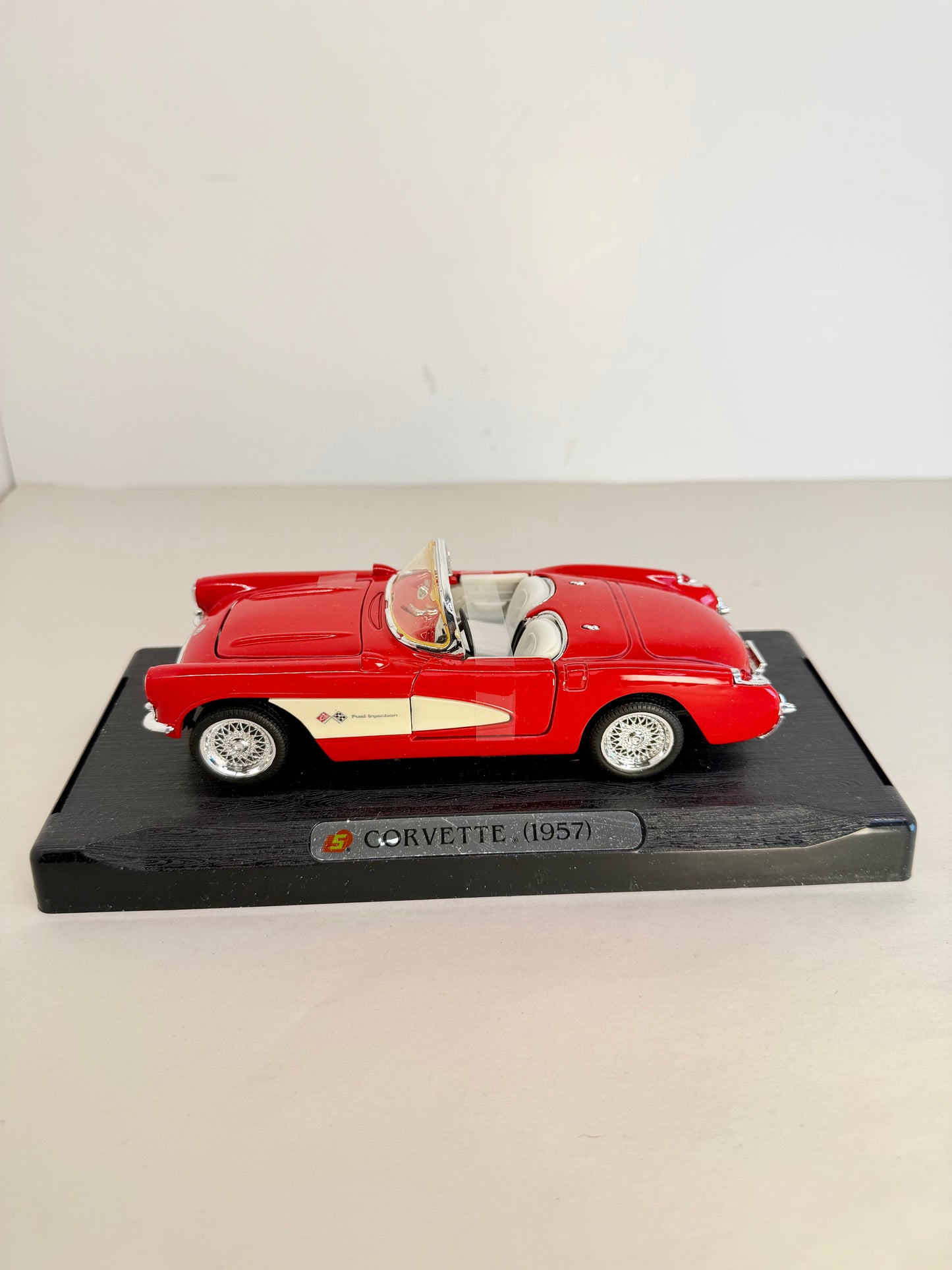 Chevrolet Corvette (Red)