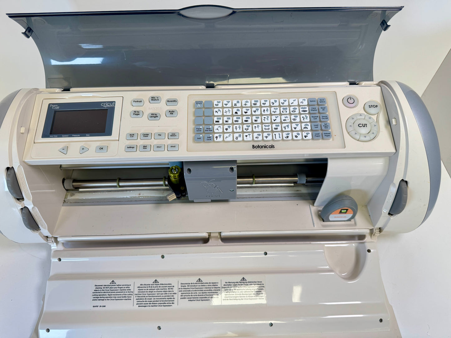 Cricut Expression CREX001 White 24"" Electronic Cutter