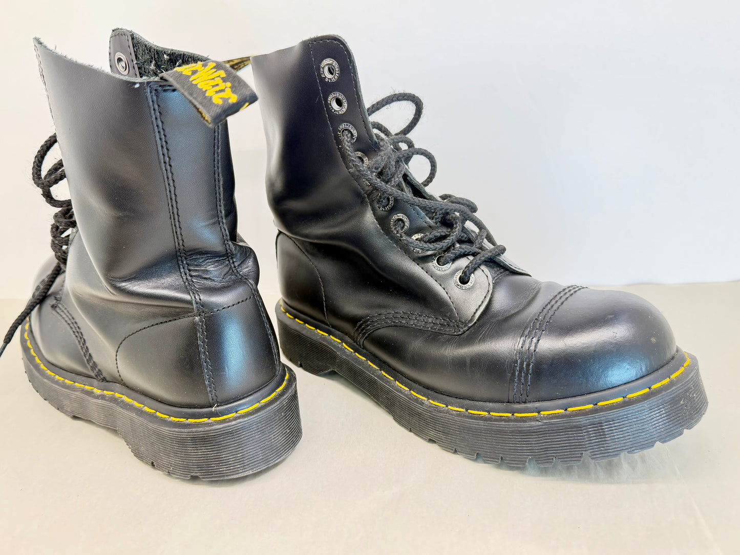 Dr. Martens Boots Men’s Airwair