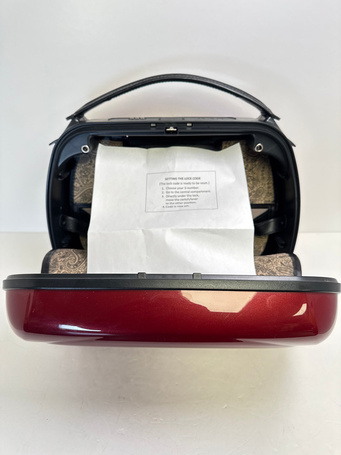 Samsonite Amberly Burgundy Hard Shell Vanity