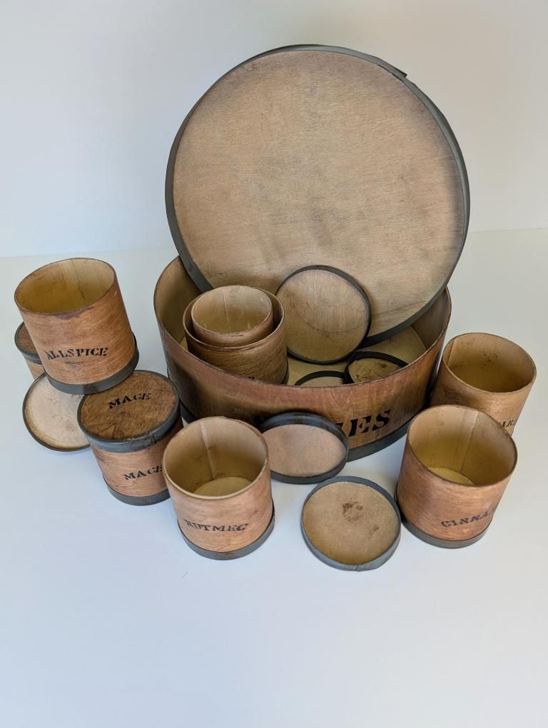 Primitive Style Spice Box Set 9-Pcs + Lids