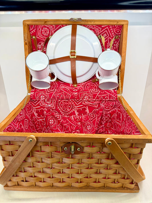 Picnic Basket For Four, Picnic Basket With Dishes
