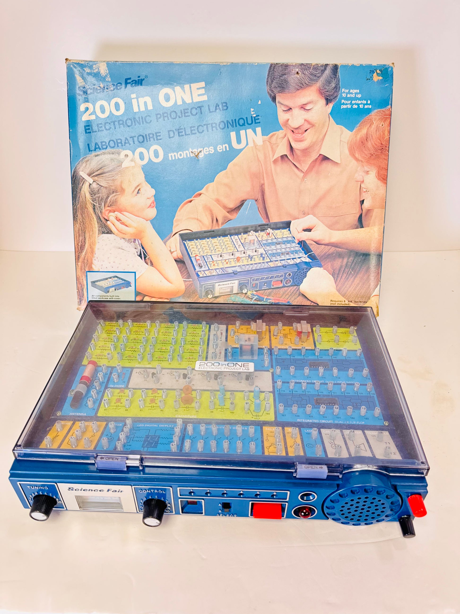 Science Fair 200 in One Electronic Project Lab Vintage Tandy Radio Sha ...