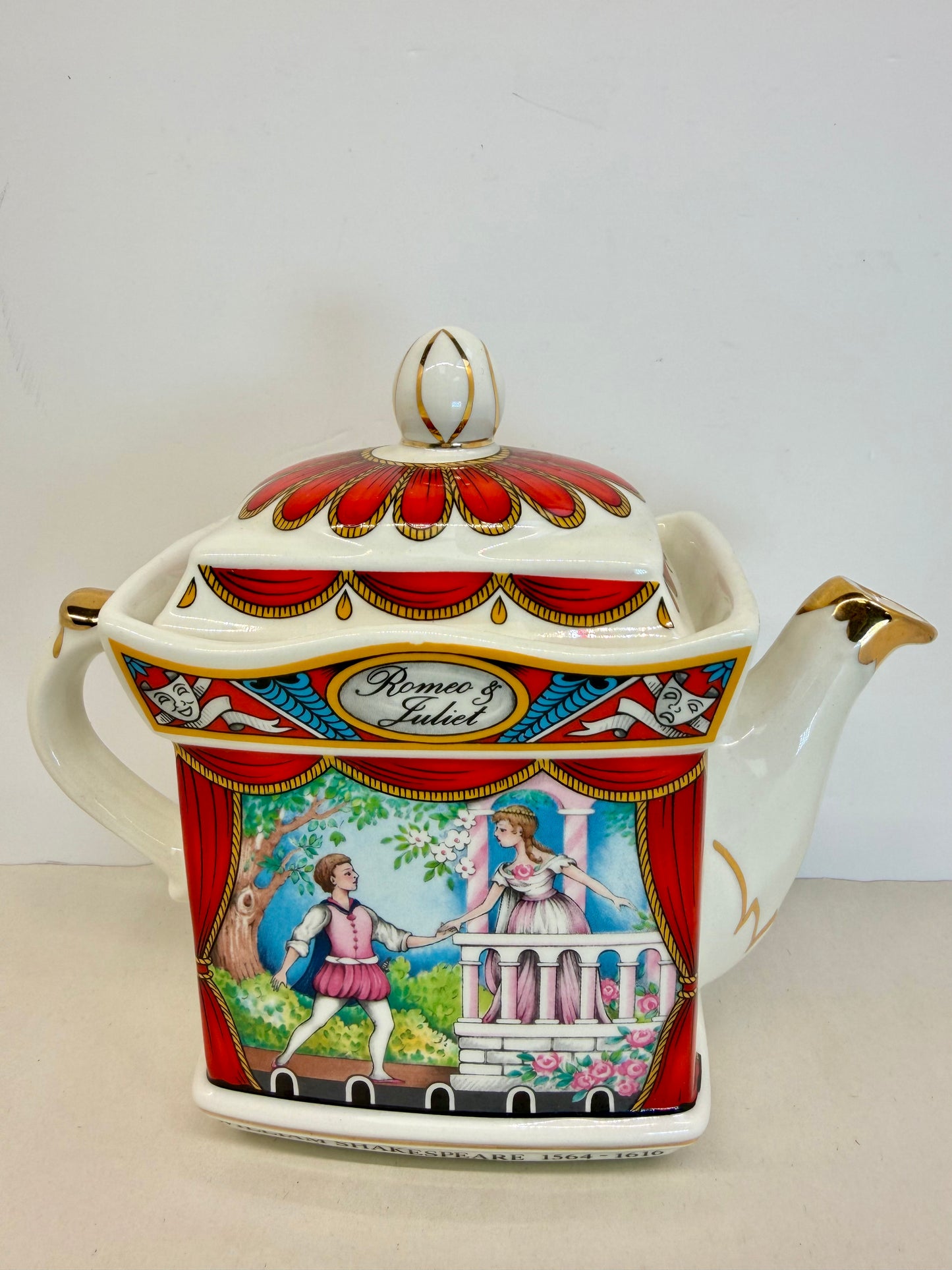 Romeo and Juliet Shakespeare Teapot