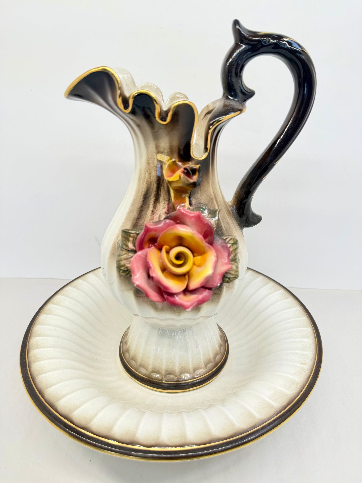 Soup tureen and pitcher set