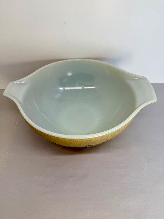 Pyrex 4 -Homestead Cinderella Bowls.