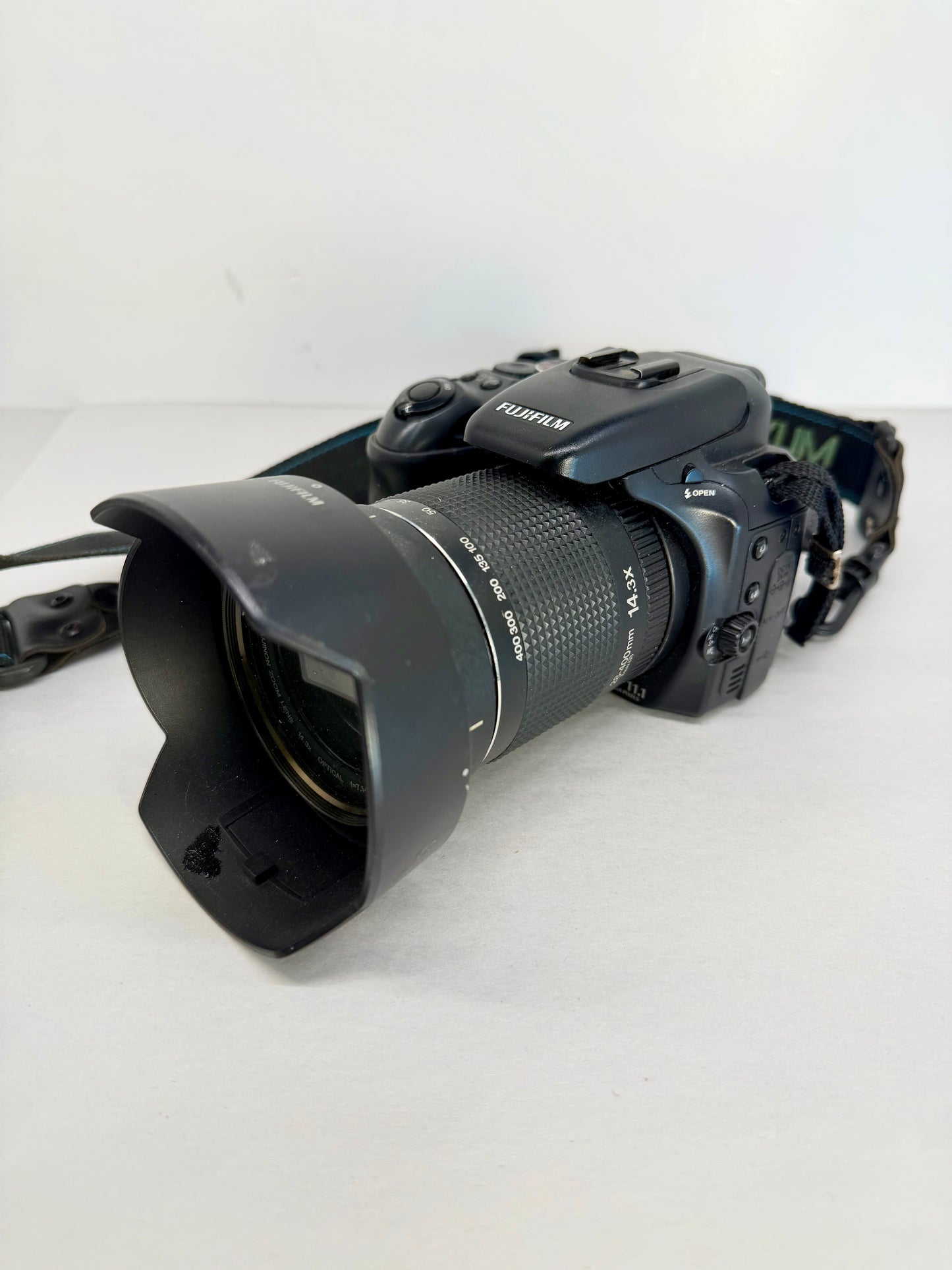 FujiFilm FinePix S100