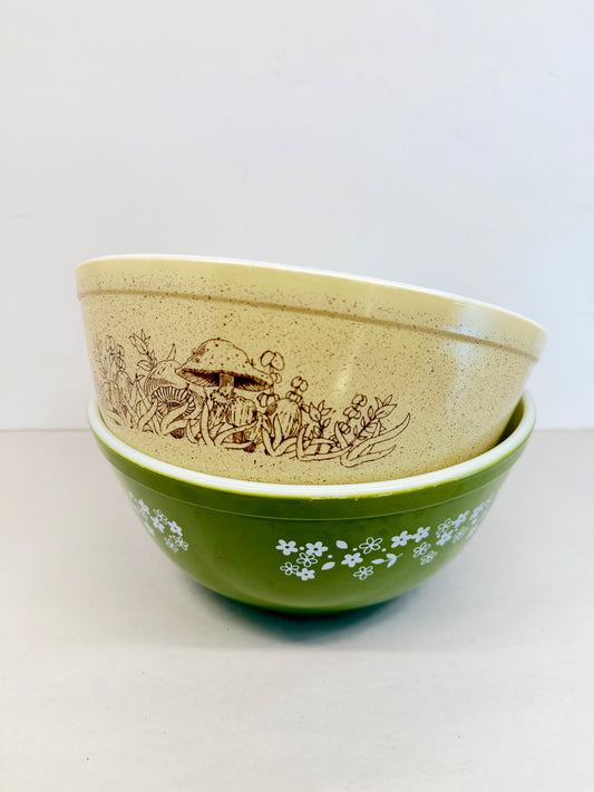 Pyrex Bowls