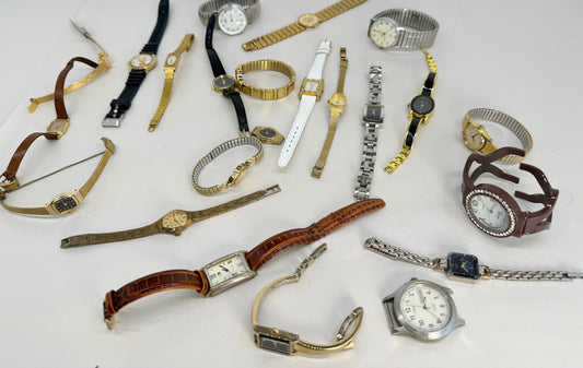 Quantity of mixed watches