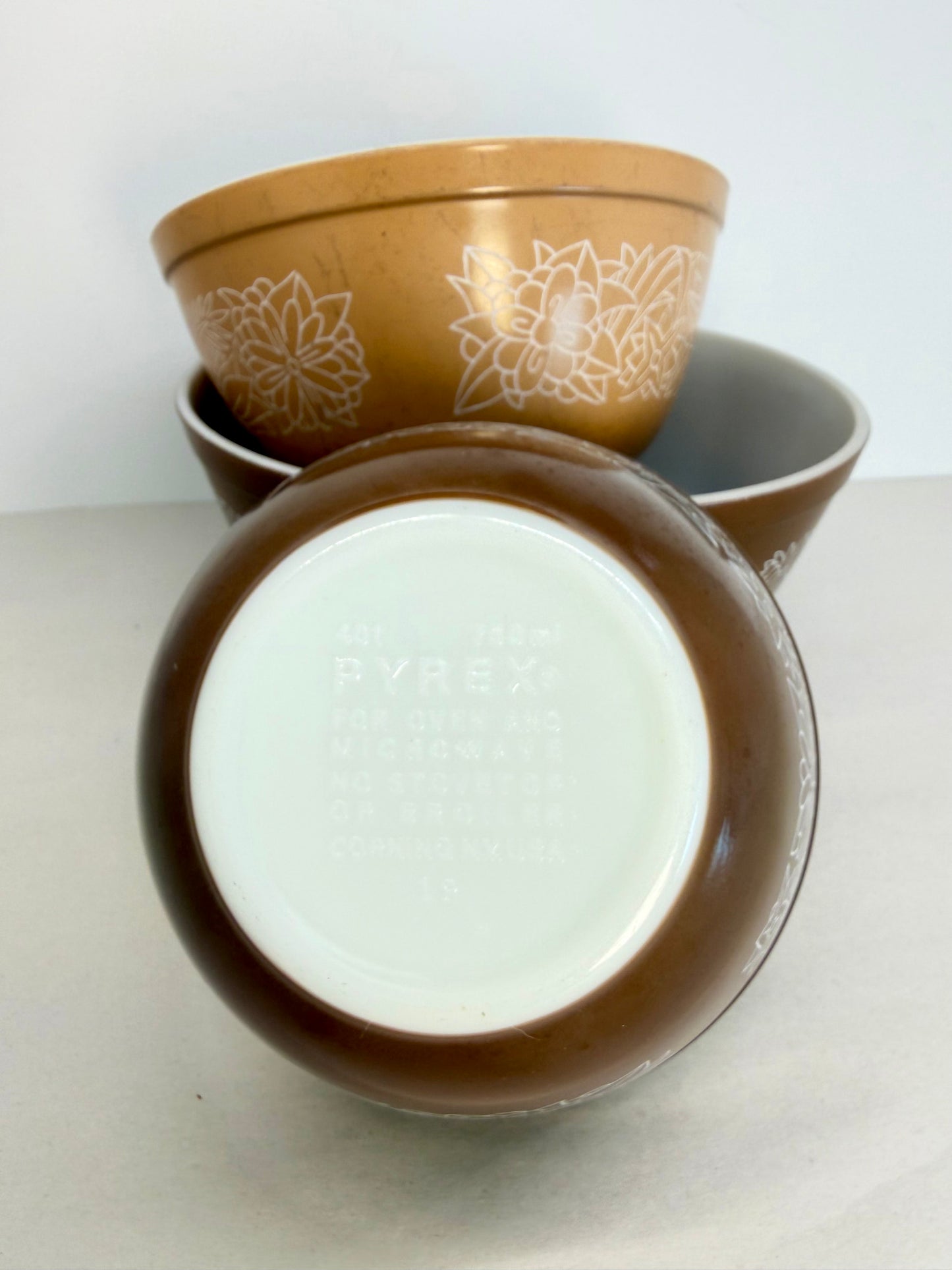 Pyrex Woodland Flower Nesting Bowl
