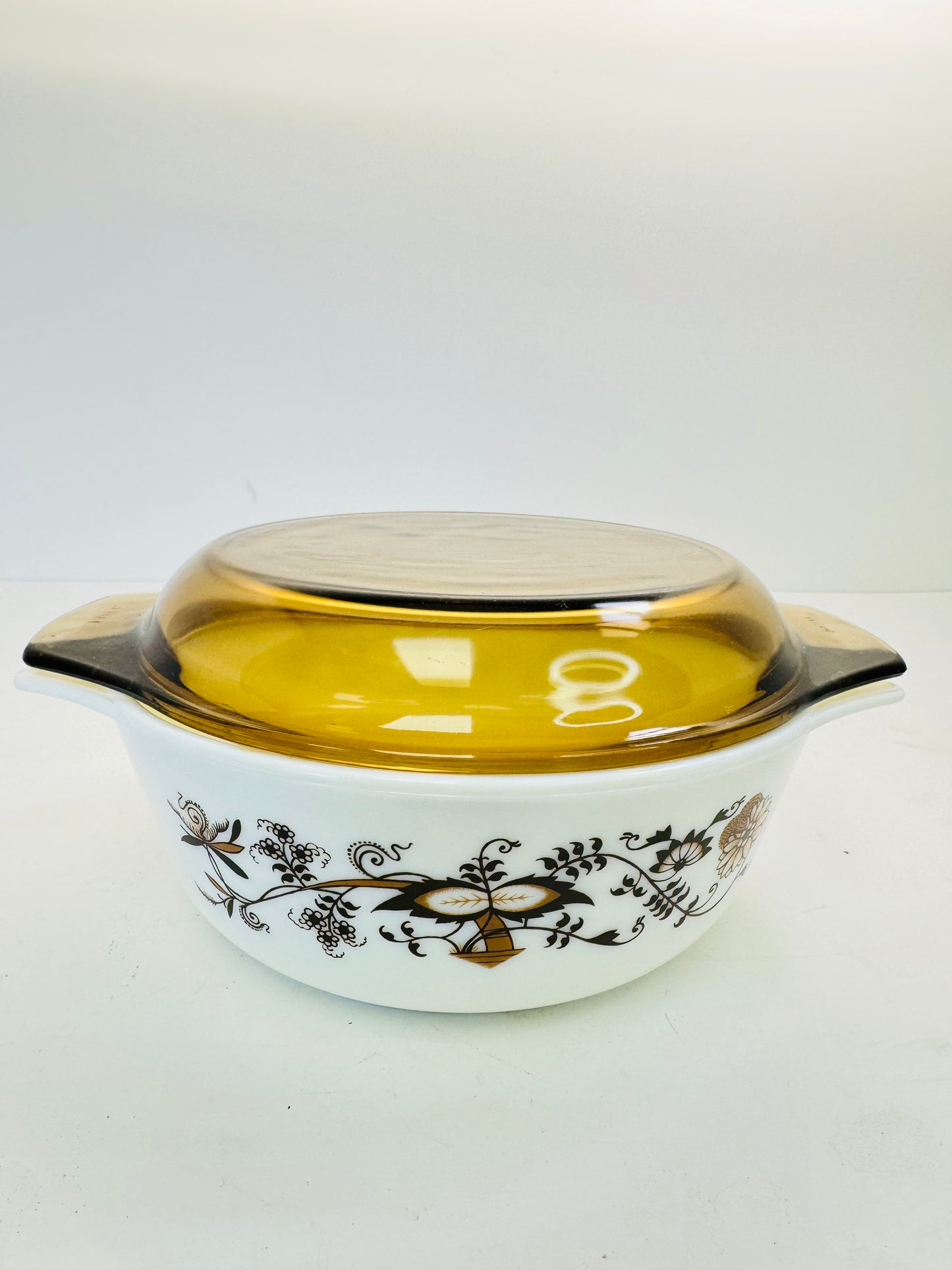 JAJ England Pyrex Brown Floral Vine 15C casserole dish with Smoky lid