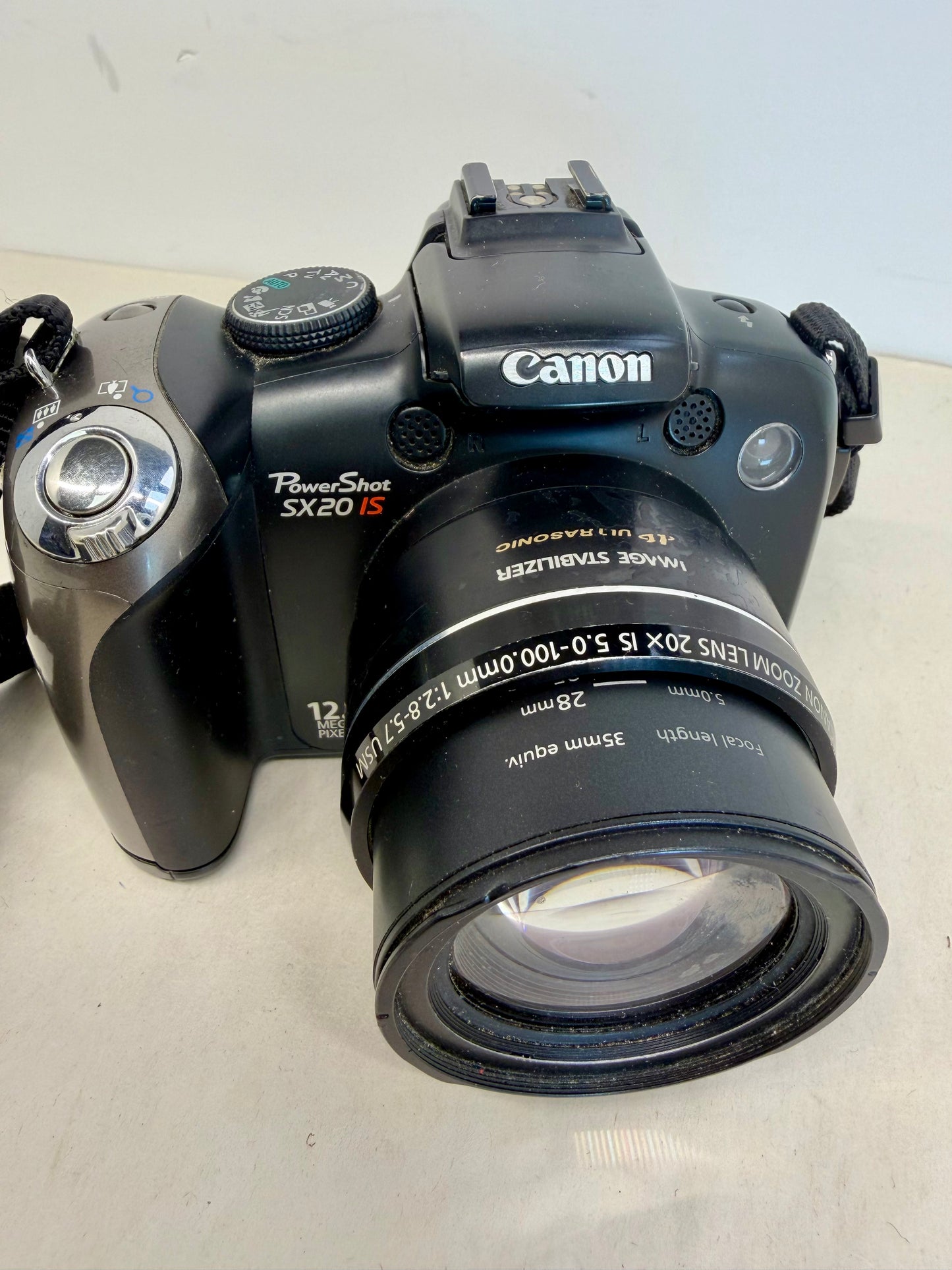 Canon PowerShot SX20 IS (PC1438) Digital Camera with SD Card
