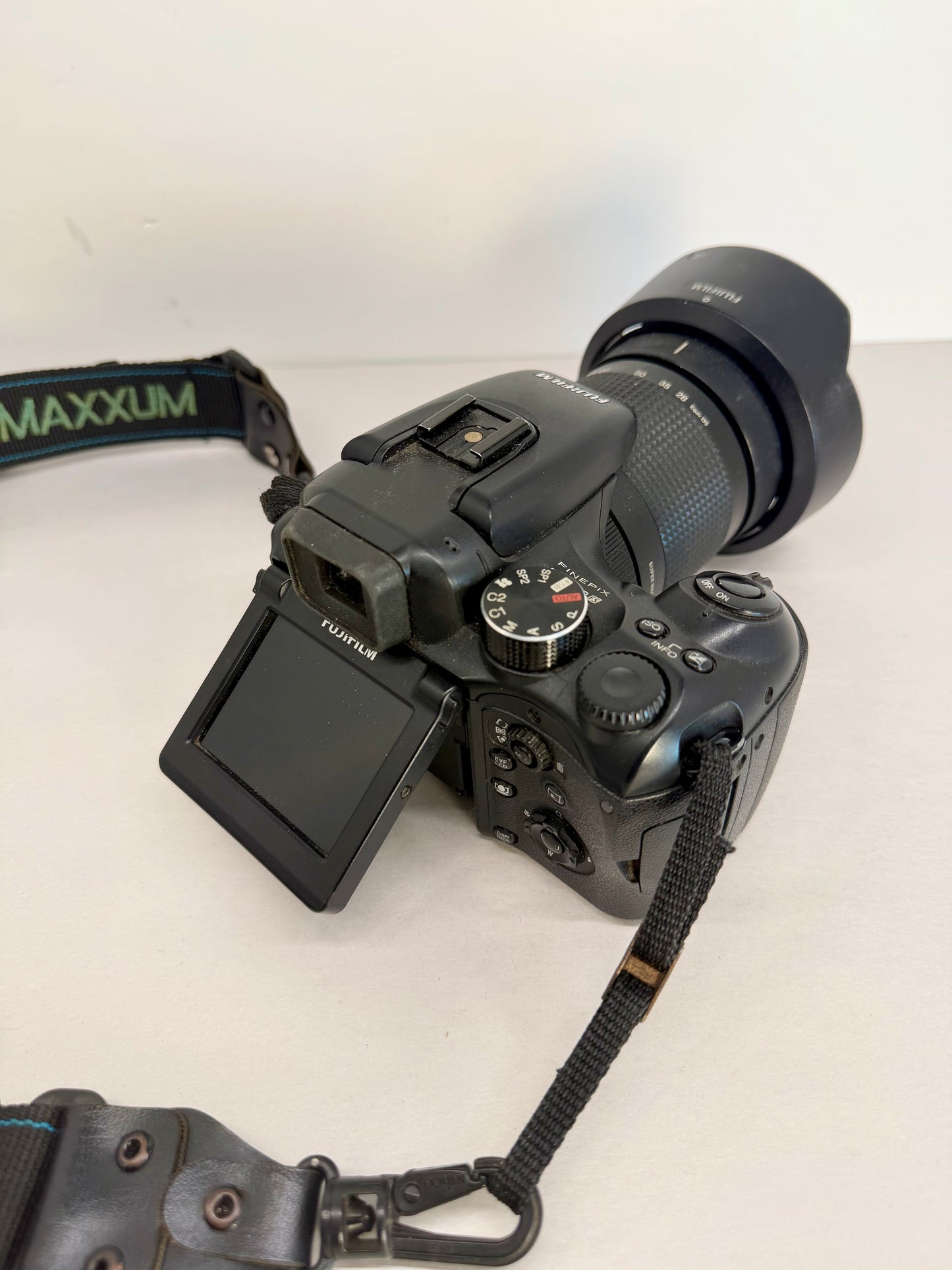 FujiFilm FinePix S100