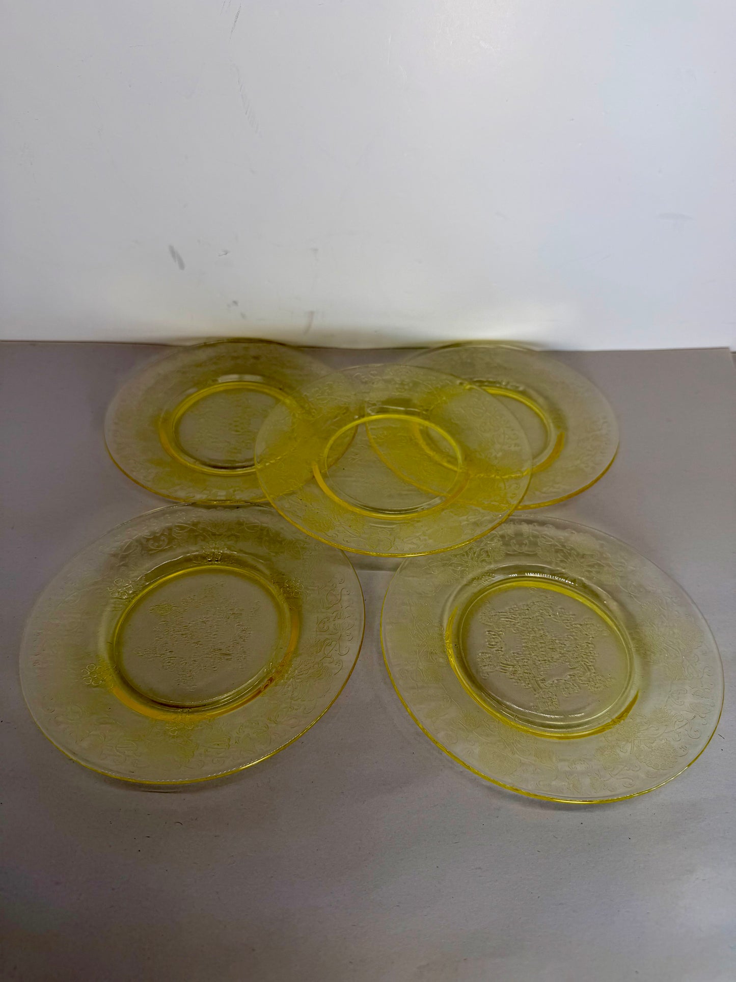 Yellow uranium glass plates