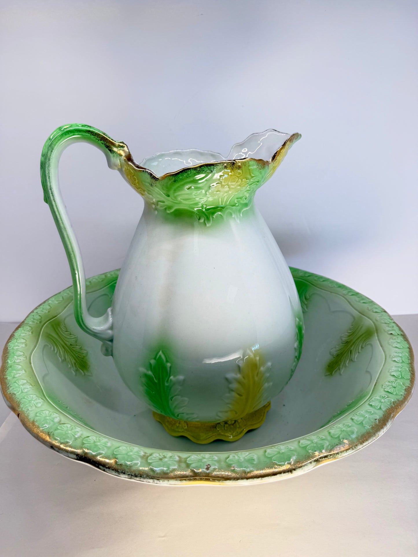 Large pitcher and basin set