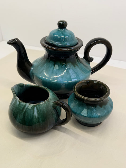 Vintage Blue Mountain Pottery Tea Set