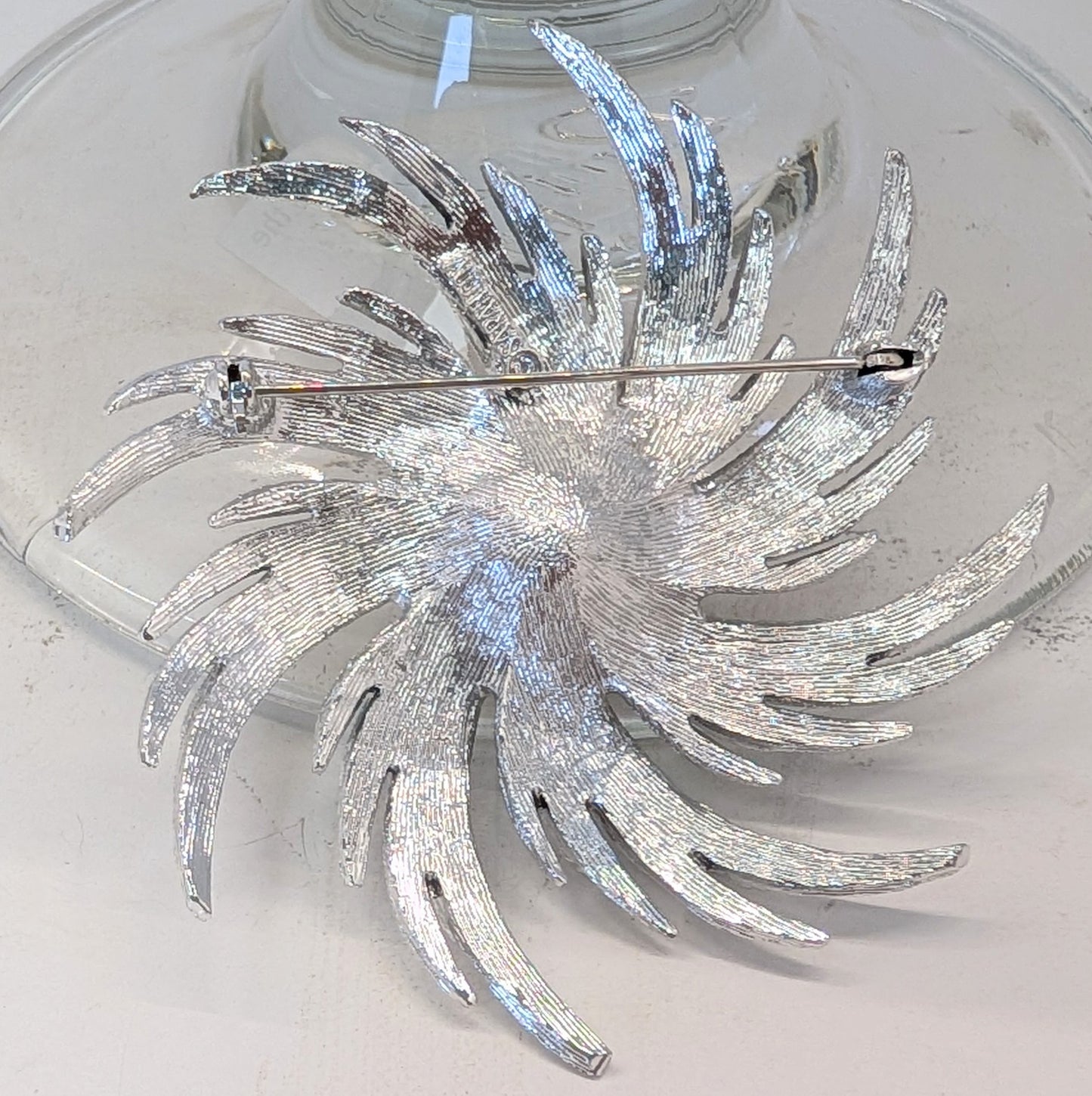 Sarah Coventry silver flower brooch